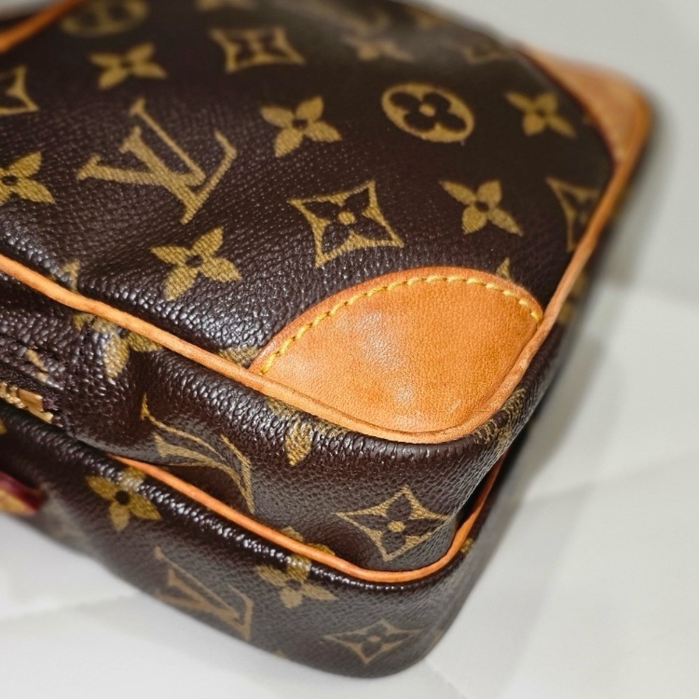 Louis Vuitton Amazon Monogram Unisex Bag - Picture 10 of 17